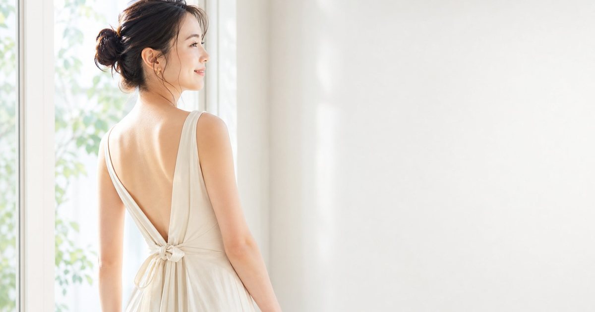 うしろ姿まで私らしく。水着・ドレスの前に始める背中ケア